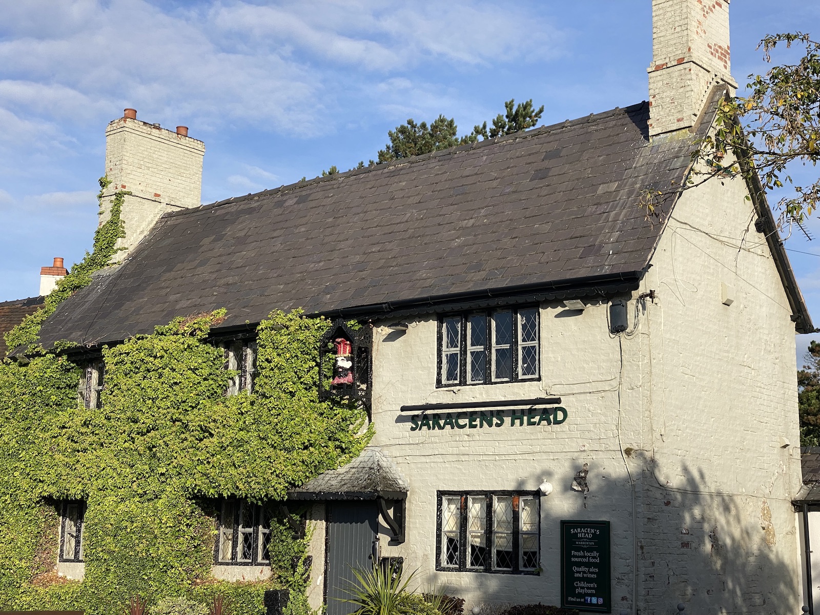 The Saracen's Head (Greene King) lymm.uk